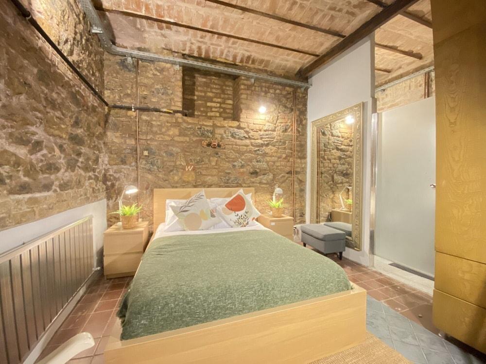 CENTRALLY LOCATED HISTORICAL FLAT IN BEYOGLU — ISTANBUL — fotografie hotel nr. 12