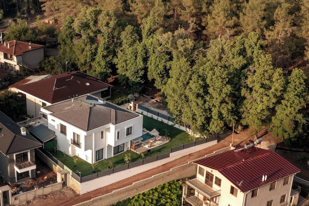 SPACIOUS 4BR VILLA PERFECT FOR FAMILIES & FRIENDS — MARMARIS — fotografie hotel nr. 33