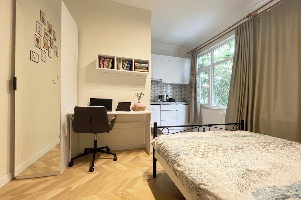 2BR AND 2BATH BALCONY APT IN HEART OF ISATANBUL #3 — ISTANBUL — fotografie hotel nr. 3