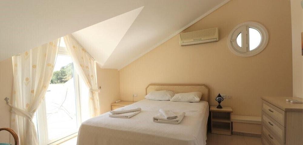 VILLA BGA4 BY JOYLETTINGS — FETHIYE — fotografie hotel nr. 2