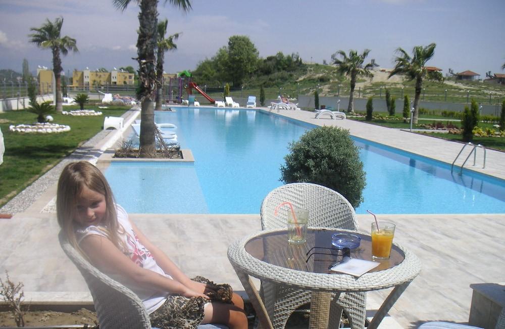 BABYLON 40 - 2 BED PRIVATE HOME SLEEPS UP TO 6 CLOSE TO EVERYTHING — SIDE — фотография отеля №23