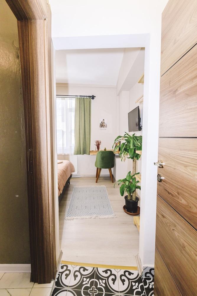 COZY PRIVATE ROOM AT TAKSIM — ISTANBUL — фотография отеля №3