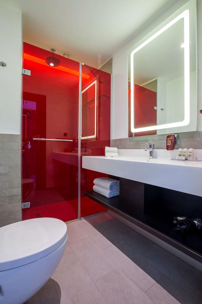 PARK INN BY RADISSON ISTANBUL ATATURK AIRPORT — ISTANBUL — фотография отеля №12