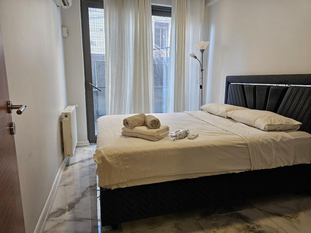 PERFECT RESIDENCE TAKSIM WITH POOL — ISTANBUL — фотография отеля №17