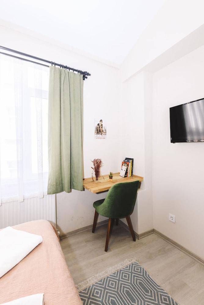 COZY PRIVATE ROOM AT TAKSIM — ISTANBUL — фотография отеля №7