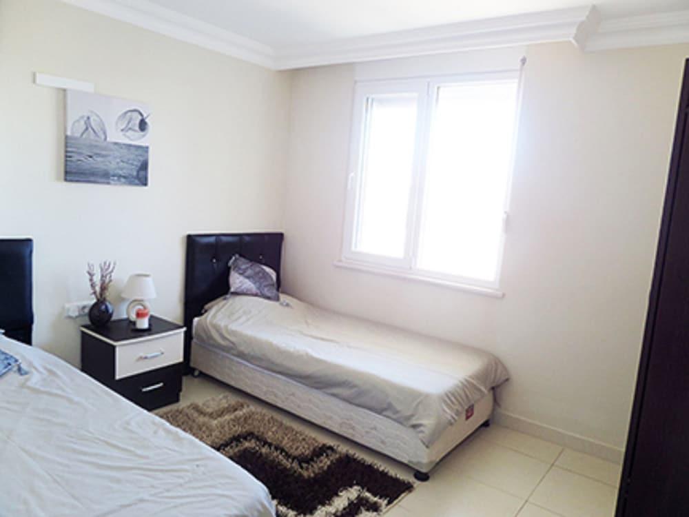 SPACIOUS 2 BED 2 BATH HOME IN ONE OF SIDES MOST POPULAR COMMUNITIES — SIDE — фотография отеля №4