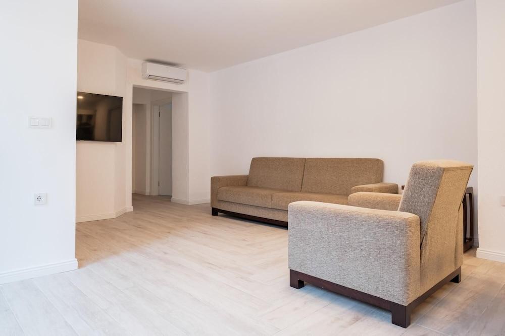 COMFY FLAT W PATIO 3 MIN TO BEACH IN BODRUM — BODRUM — фотография отеля №3