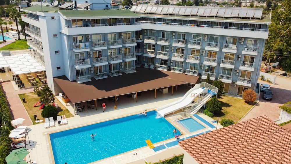 MONNA ROZA BEACH RESORT HOTEL — KEMER
