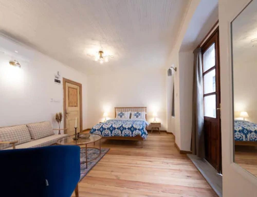 BALCONY SUIT PERA IN GALATA — ISTANBUL