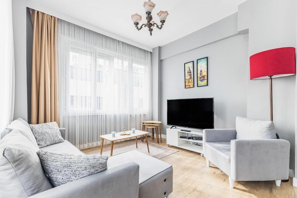 MODERN STYLISH COZY FLAT IN THE HEART OF KADIKOY — ISTANBUL