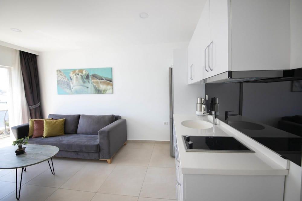 SEAFRONT FLAT WITH BREATHTAKING SEA VIEW IN BODRUM — BODRUM — fotografie hotel nr. 6