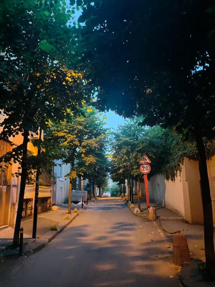 2BR/2BATH WITH GARDEN - BETWEEN SISLI & TAKSIM — ISTANBUL — фотография отеля №15