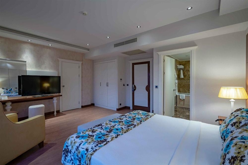 ROYAL TEOS THERMAL RESORT CLINIC & SPA — SEFERIHISAR — fotografie hotel nr. 4