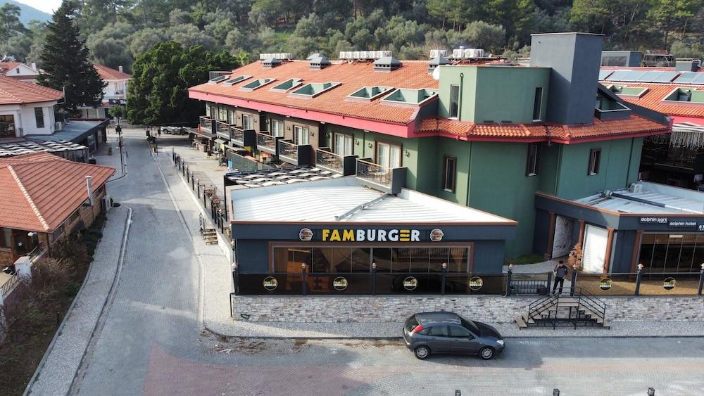 DOLPHIN PARK HOTEL — SARIGERME