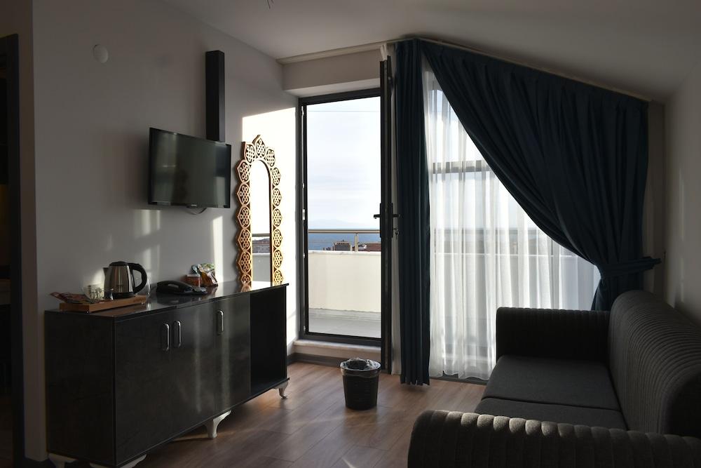 AVCILAR GARDEN HOTEL — ISTANBUL