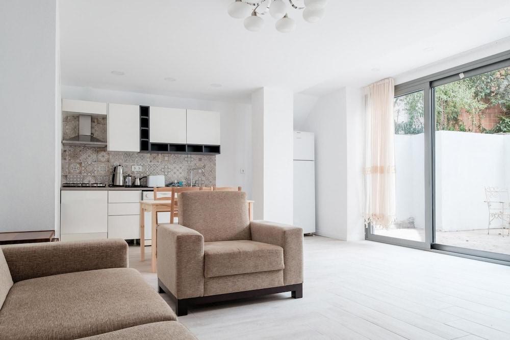 COMFY FLAT W PATIO 3 MIN TO BEACH IN BODRUM — BODRUM — фотография отеля №4