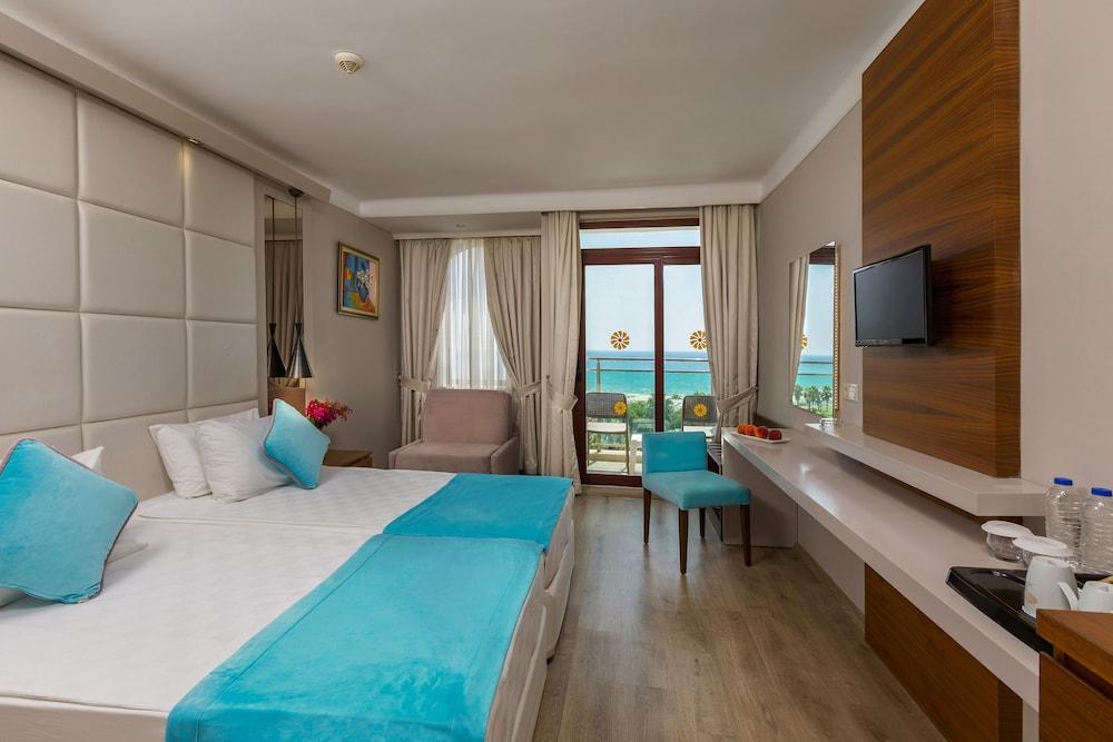 BELLA RESORT & SPA — SIDE — фотография отеля №3