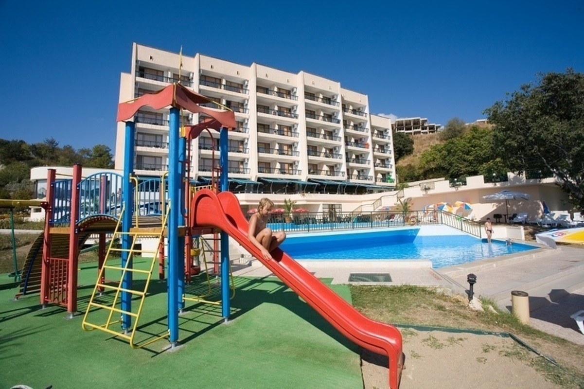 MAGNOLIA CLUB HOTEL — CHAIKA PISATEL