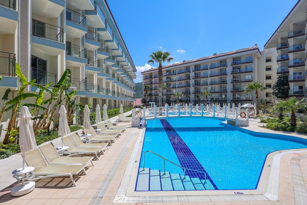 RAMADA HOTEL & SUITES BY WYNDHAM KUSADASI — KUSADASI — fotografie hotel nr. 23