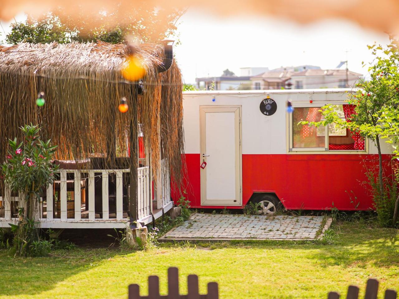 MONA GLAMPING CARAVAN SUITES — SEFERIHISAR — фотография отеля №4