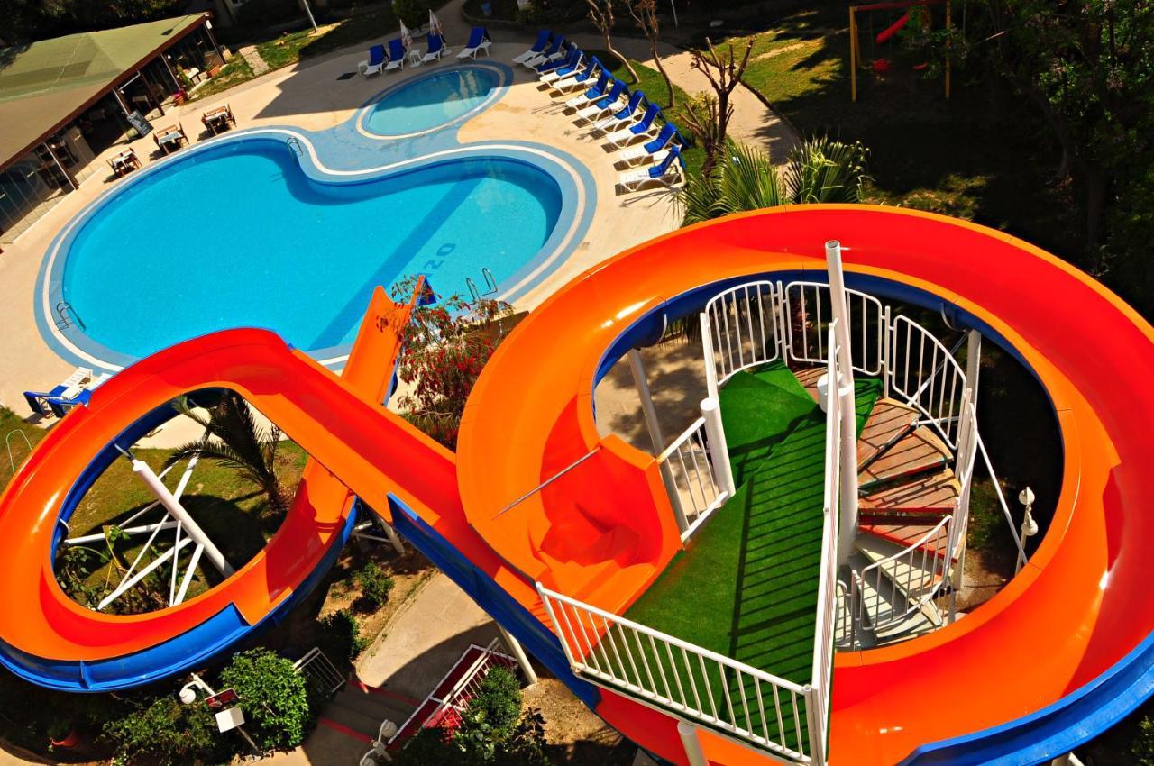 MELISSA GARDEN APART HOTEL — SIDE