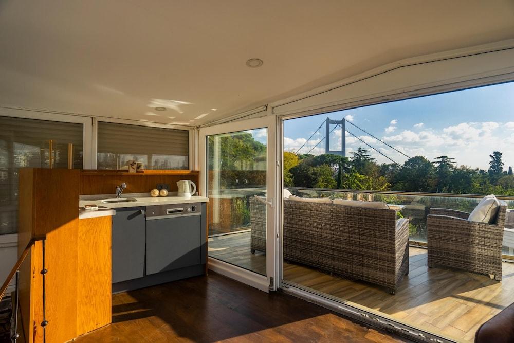 BOSPHORUS VIEW DUPLEX W TERRACE IN ORTAKOY — ISTANBUL — фотография отеля №19