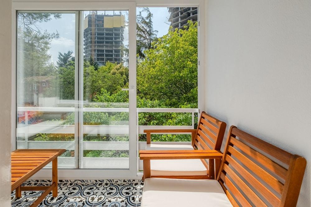 FLAT WITH BALCONY 4 MIN TO AKMERKEZ MALL IN ETILER — ISTANBUL — fotografie hotel nr. 14