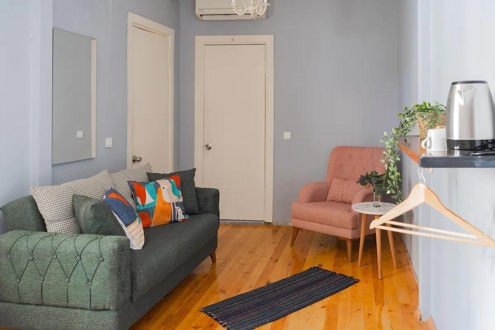 GARDEN FLOOR FLAT IN THE GALATA — ISTANBUL — фотография отеля №6