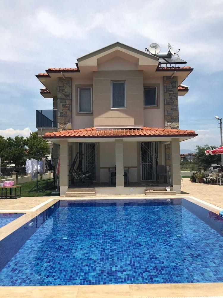 INVITING 4-BED VILLA NIL DALYAN WITH CHILD POOL — DALYAN