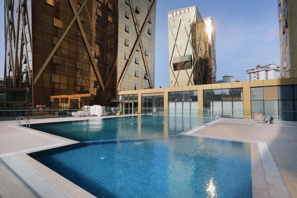 THE FOUR WINDS HOTEL — ISTANBUL