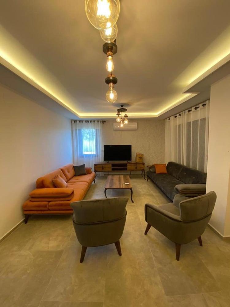 IMMACULATE 4-BED VILLA IN DALYAN — DALYAN — фотография отеля №10