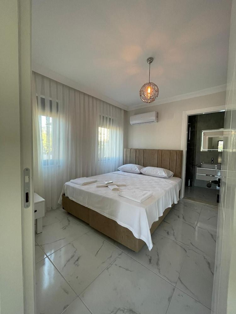 INVITING 4-BED VILLA LINA WITH LUX POOL — DALYAN — fotografie hotel nr. 4