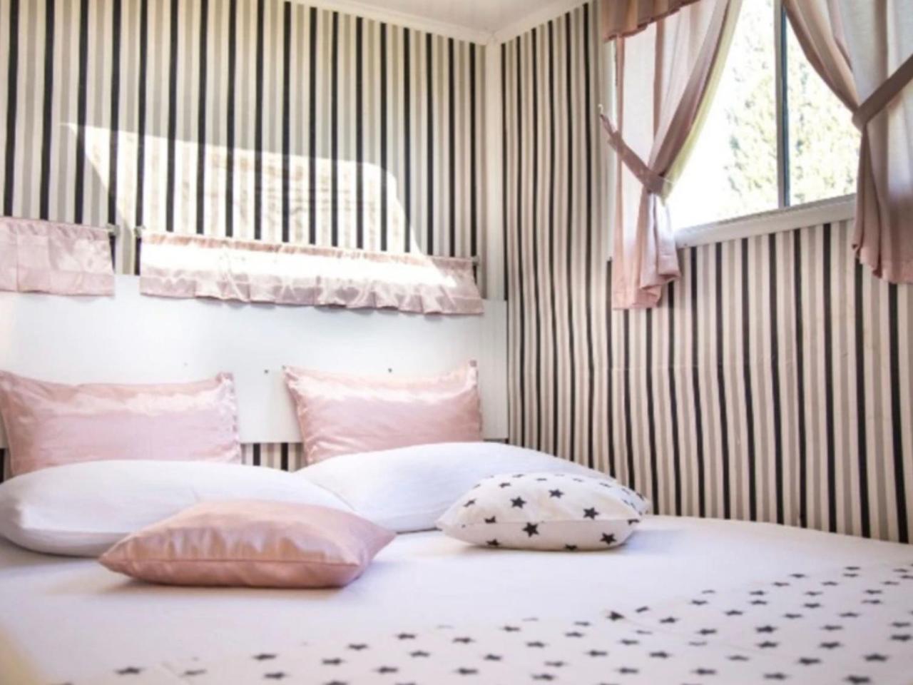 MONA GLAMPING CARAVAN SUITES — SEFERIHISAR — фотография отеля №5