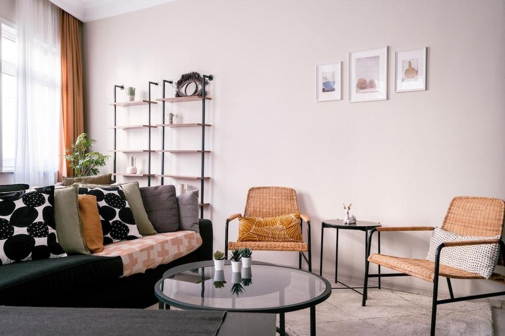 MODERN SPACIOUS FLAT W BALCONY 5 MIN TO TAKSIM — ISTANBUL — fotografie hotel nr. 13