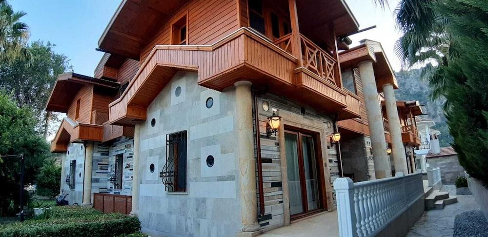 STUNNING 10 BEDROOM VILLA IN DALYAN — DALYAN — фотография отеля №21