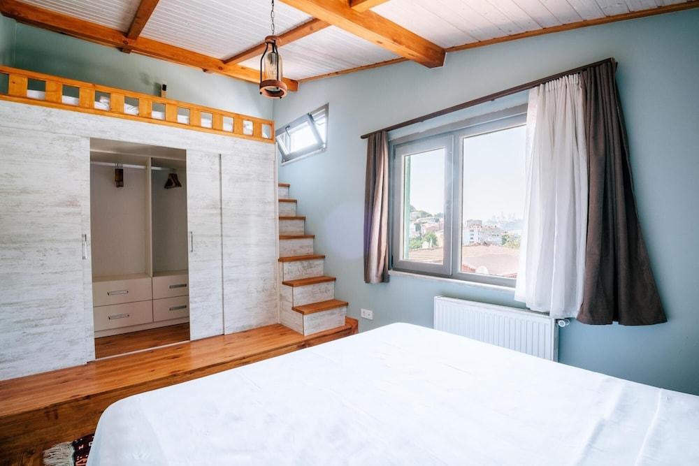 STUNNING SEA VIEW LOFT 5 MIN TO PARK IN KUZGUNCUK — ISTANBUL — фотография отеля №17