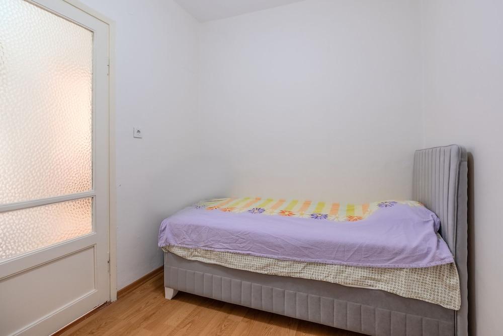 FLAT WITH BALCONY 4 MIN TO AKMERKEZ MALL IN ETILER — ISTANBUL — fotografie hotel nr. 12