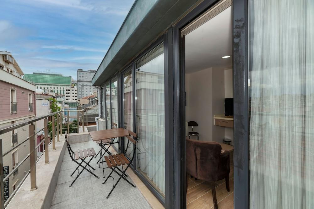 TAKSIM PERI SUITE HOTEL — ISTANBUL