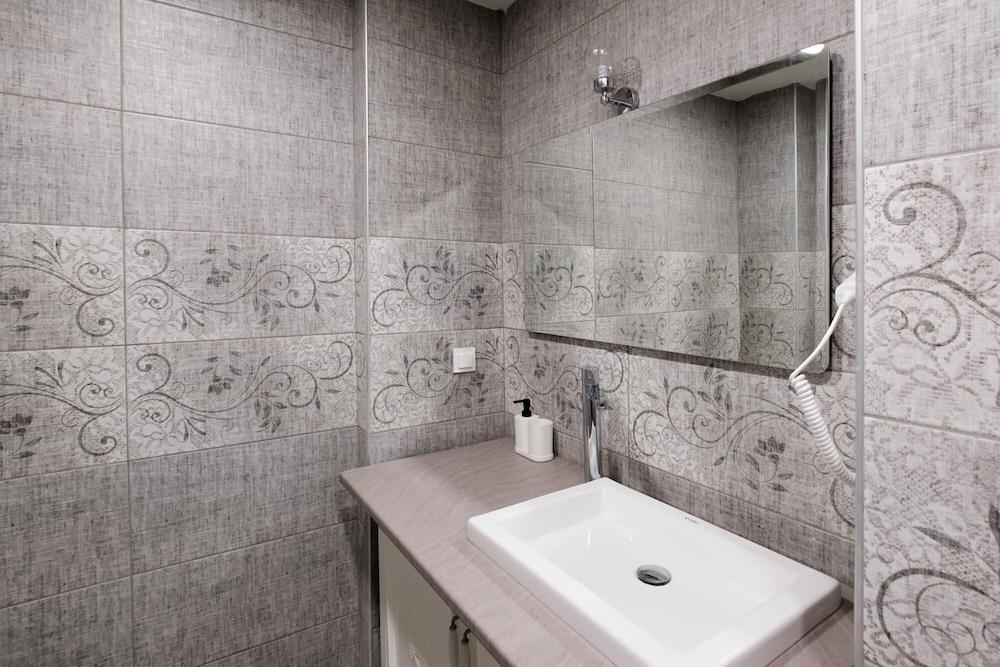 COMFY FLAT W PATIO 3 MIN TO BEACH IN BODRUM — BODRUM — фотография отеля №12