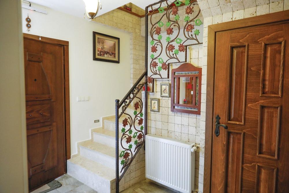 VILLA LOTUS KONUK EVI — SEFERIHISAR