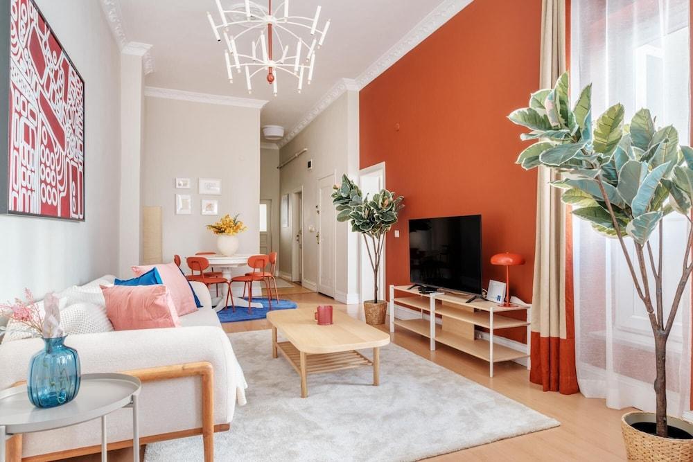 CHIC MODERN FLAT W BALCONY 5 MIN TO TAKSIM — ISTANBUL — fotografie hotel nr. 2