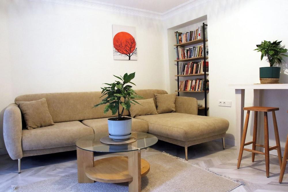 2BR/2BATH WITH GARDEN - BETWEEN SISLI & TAKSIM — ISTANBUL — фотография отеля №9