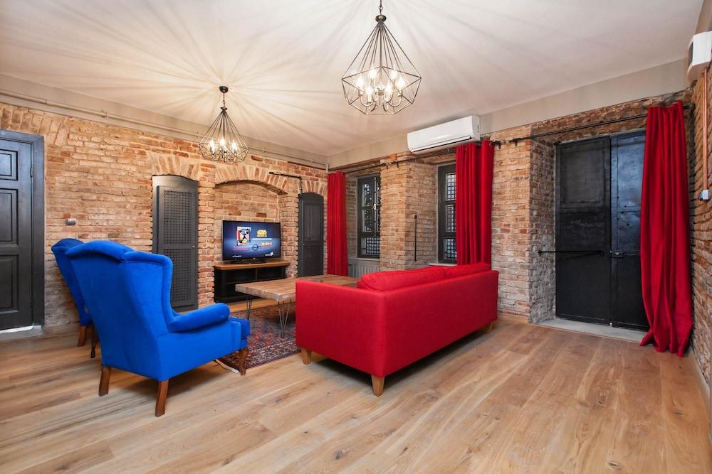 STUDIO WITH HOT TUB — ISTANBUL — фотография отеля №8