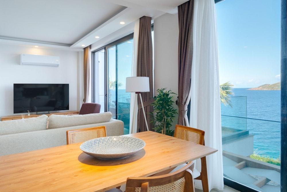 LUXURY WATERFRONT HOUSE 9 MIN TO YALIKAVAK MARINA — BODRUM — fotografie hotel nr. 18