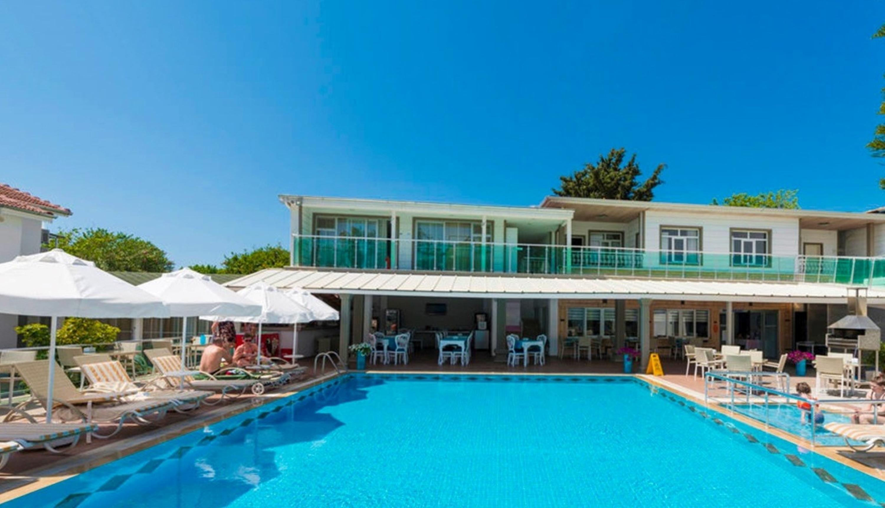 CLOVER MAGIC NOVA BEACH HOTEL — SIDE