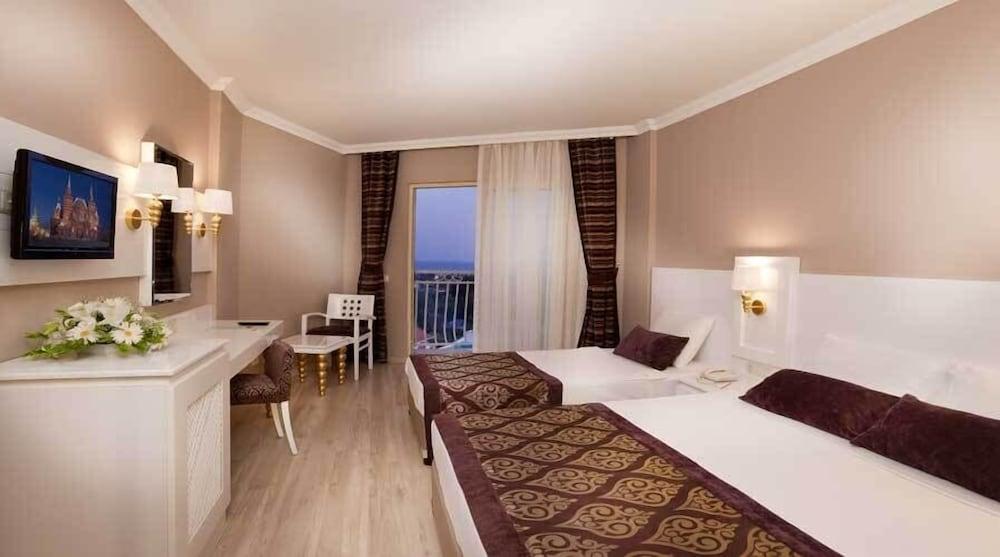SERENIS HOTEL — SIDE — fotografie hotel nr. 5