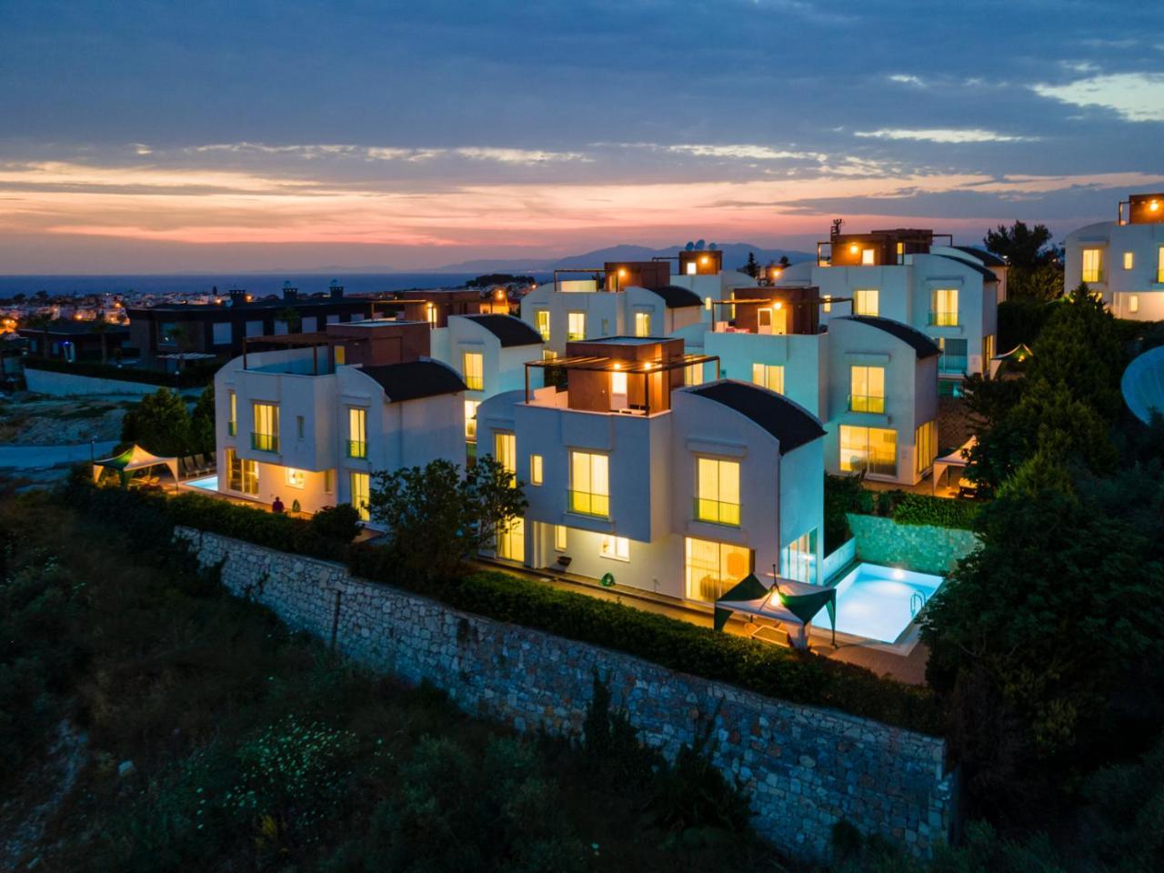 ADAVILLAS — KUSADASI