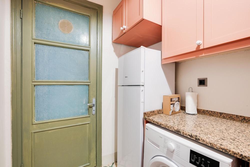 COZY FLAT WITH BALCONY 5 MIN TO GALATA TOWER — ISTANBUL — fotografie hotel nr. 12