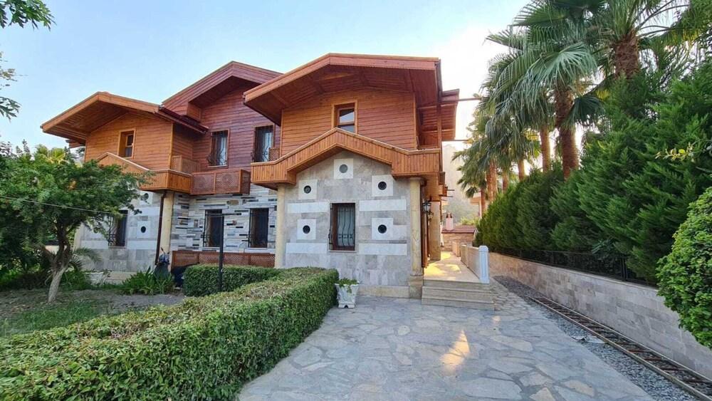 STUNNING 10 BEDROOM VILLA IN DALYAN — DALYAN — фотография отеля №23