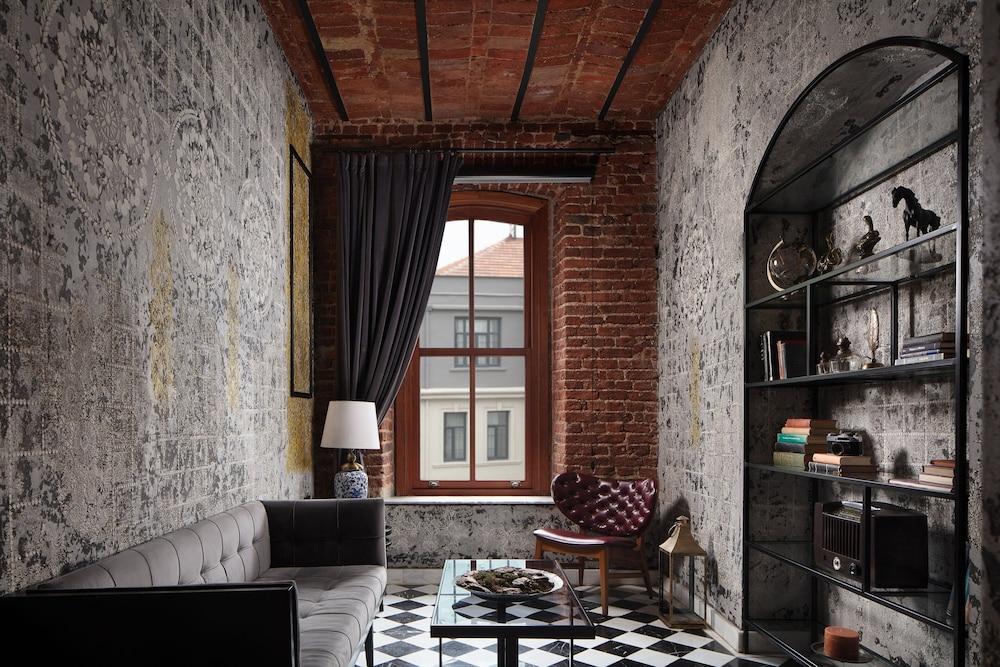 DECAMONDO GALATA, A TRIBUTE PORTFOLIO HOTEL — ISTANBUL